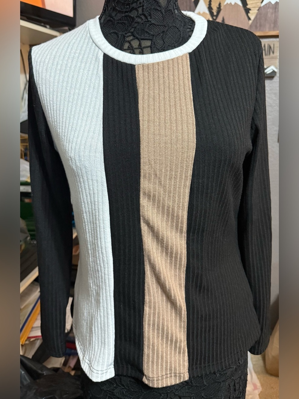 SHEIN Ribbed Long-Sleeve Shirt Sweater - Black, Cream & Tan size Large (L)